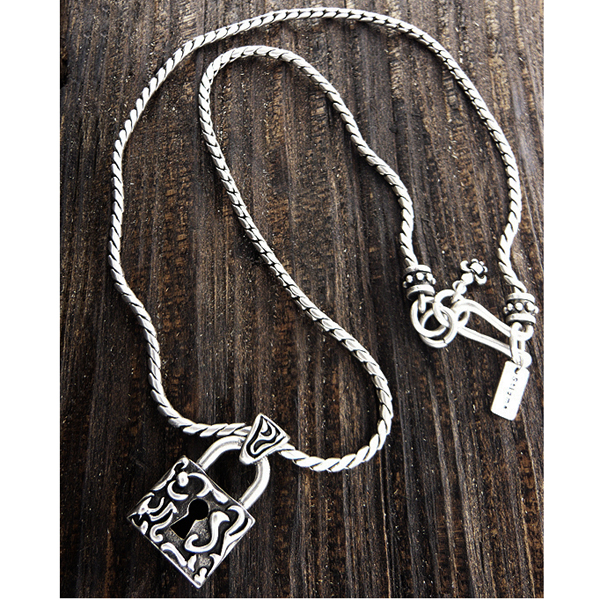 MENS STAINLESS STEEL METAL CHAIN NECKLACE - LOCK PENDANT