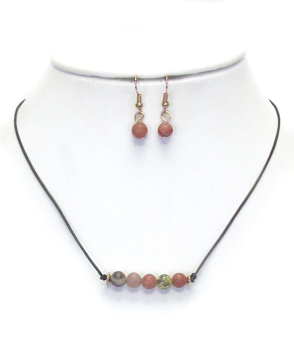 MULTI BALL STONE AND CORD NECKLACE SET