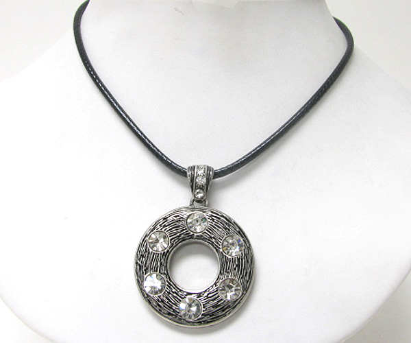 CRYSTAL ACCENT TEXTURED METAL DONUT PENDANT NECKLACE