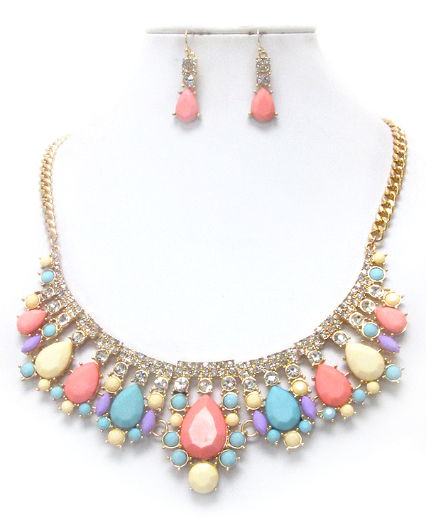 CRYSTAL AND TEARDROP ACRYLIC STONE MIX DROP NECKLACE EARRING SET