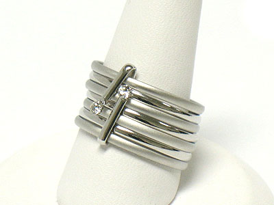 CRYSTAL EDGE METAL COIL RING