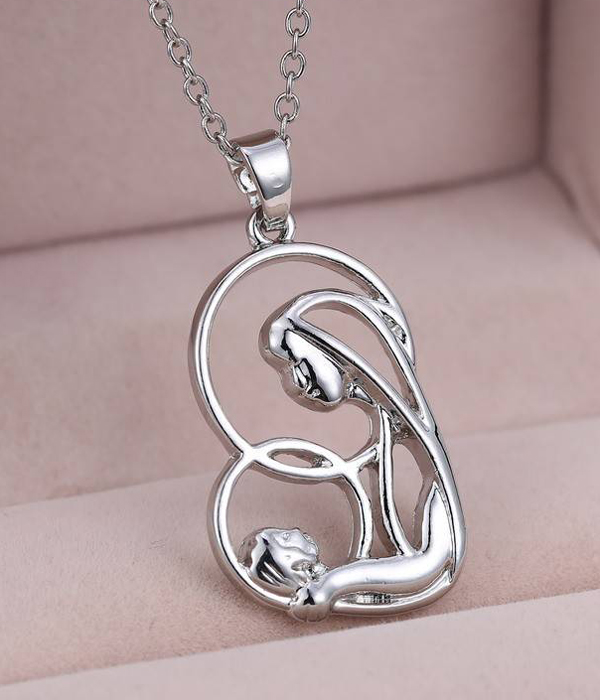 MOM AND BABY LOVE HEART PENDANT NECKLACE