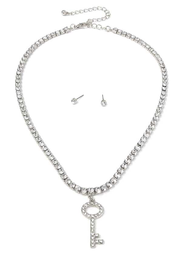 CRYSTAL KEY PENDANT AND CRYSTAL CHAIN NECKLACE SET