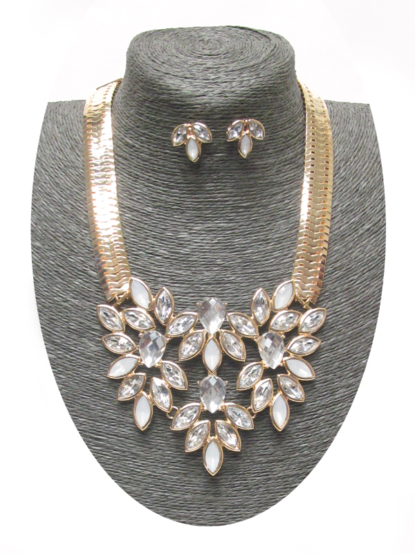 SPRING STATEMENT MIX FLOWER AND FLAT SNAKE CHAIN NECKLACE SET