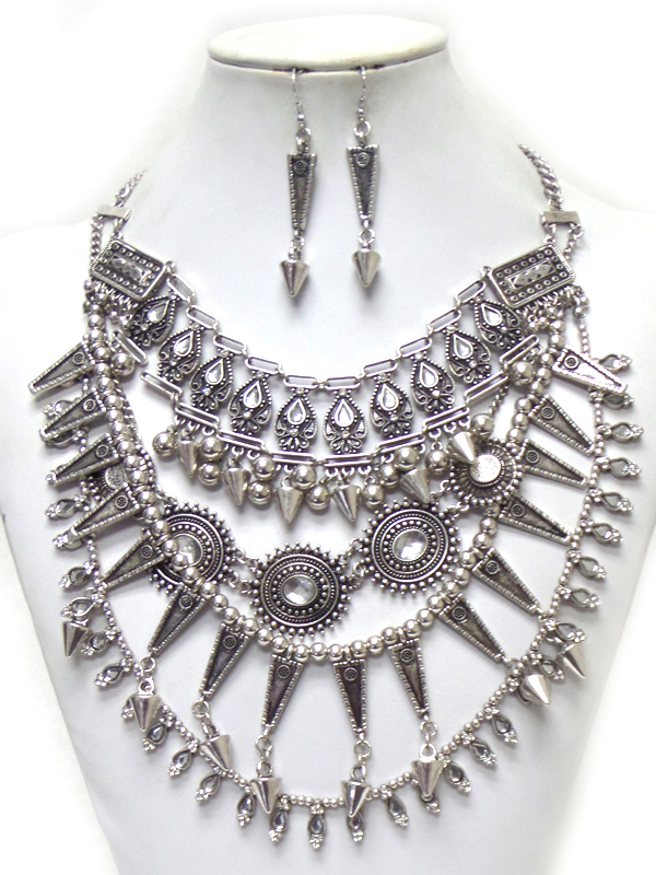 BAROQUE BOLD MULTI LAYER METALS LINKED WITH SPIKES NECKLACE SET