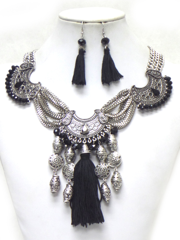 MULTI METAL BOLD BEADS DROP WITH TASSEL NECKLACE SET 