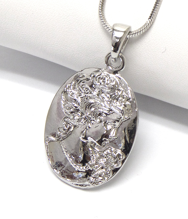 MADE IN KOREA WHITEGOLD PLATING CRYSTAL STUD CAMEO PENDANT NECKLACE