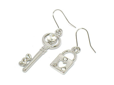 MADE IN KOREA WHITEGOLD PLATING CRYSTAL KEY AND LOCK EARRING