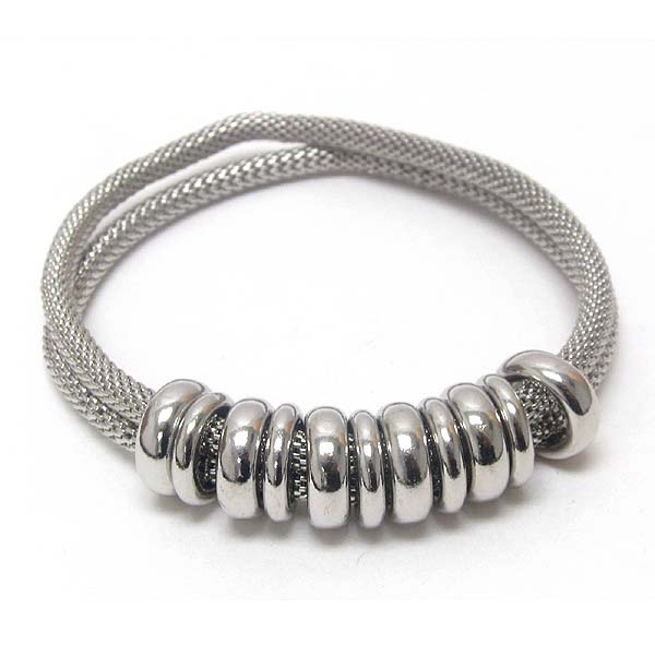 MULTI METAL RING AND DOUBLE STRETCH CHAIN BRACELET