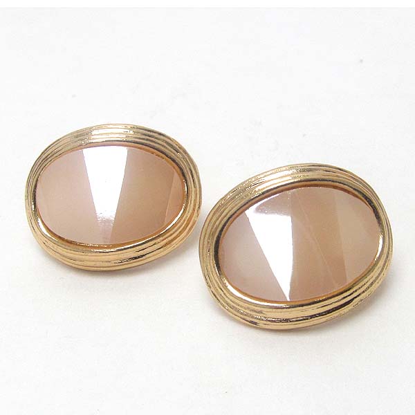 CURVED OVAL FAUX STONE STUD EARRING