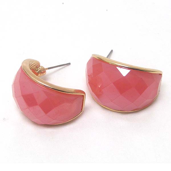 CURVED FAUX STONE STUD EARRING