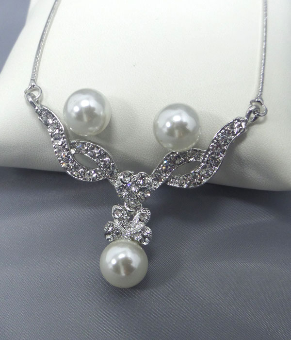 CRYSTAL AND PEARL DROP PENDANT NECKLACE EARRING SET