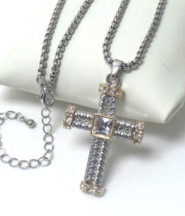 CRYSTAL CENTER AND TEXTURED CROSS NECKLACE
