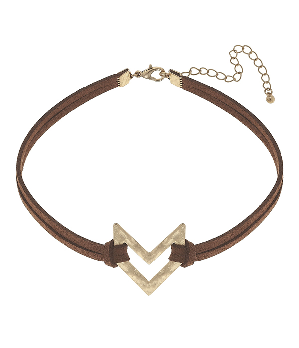 METAL CHEVRON AND DOUBLE LAYER LEATHER CHOKER NECKLACE