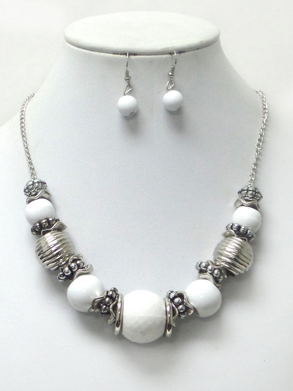 ACRYLIC AND METAL BALL LINK NECKLACE EARRING SET