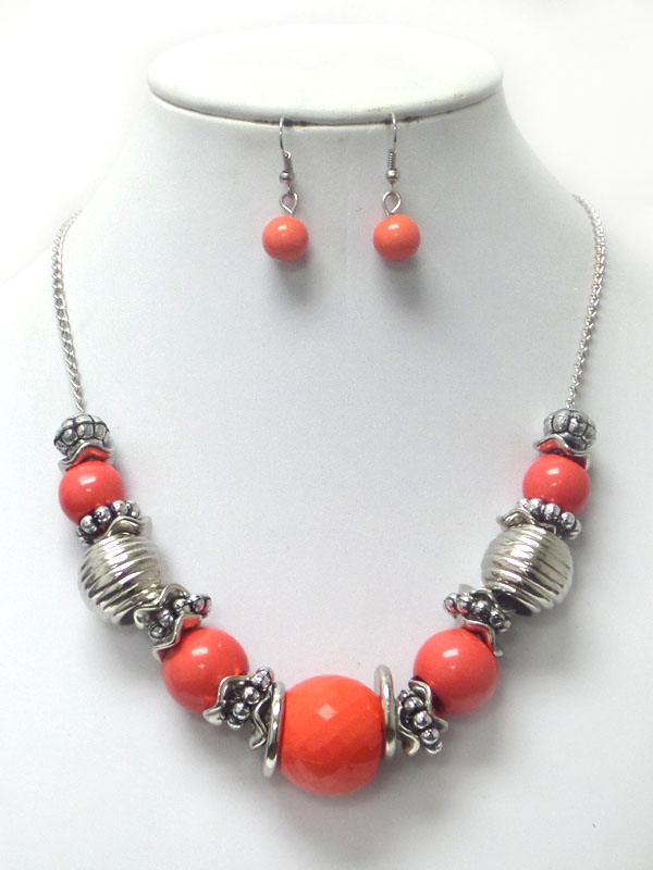 ACRYLIC AND METAL BALL LINK NECKLACE EARRING SET