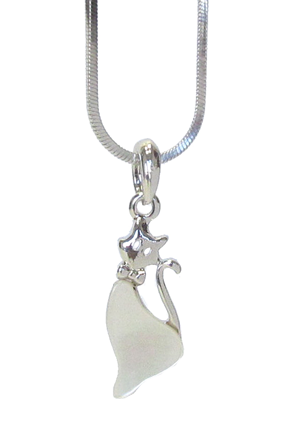 WHITEGOLD PLATING MOTHER OF PEARL CAT PENDANT NECKLACE