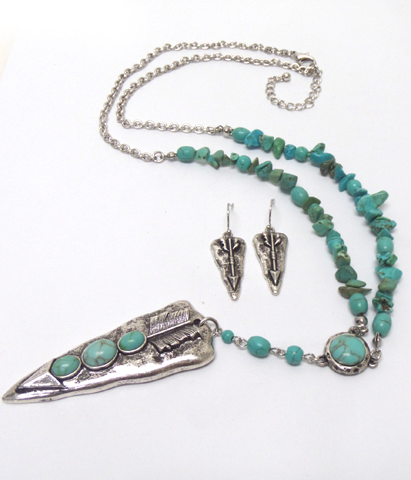 TRIBAL LOOK METAL ARROW PENDANT WITH TURQUOISE STONE NECKLACE SET