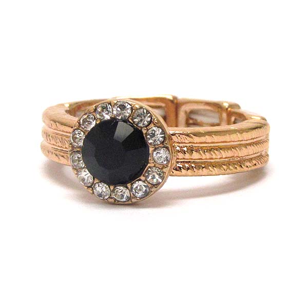 MULTI CRYSTAL WITH ROUND METAL TEXTERED STRETCH RING