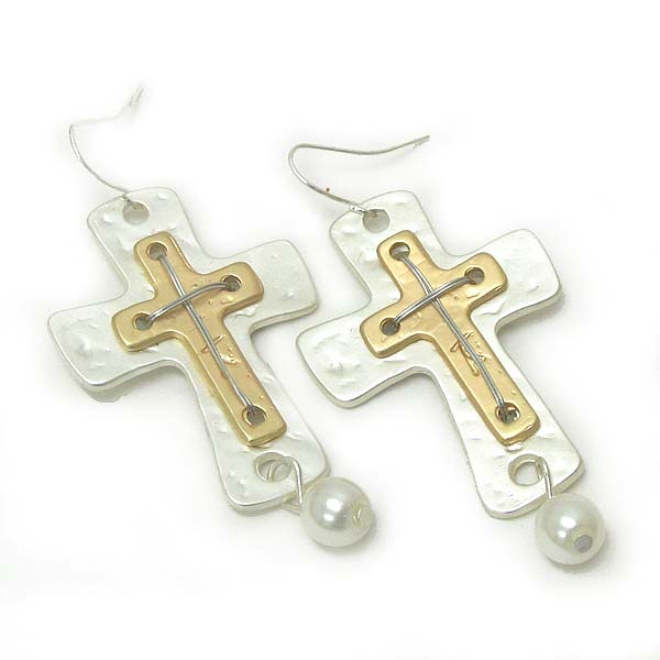 HAMMERED METAL DOUBLE CROSS AND PEARL DROP EARRING