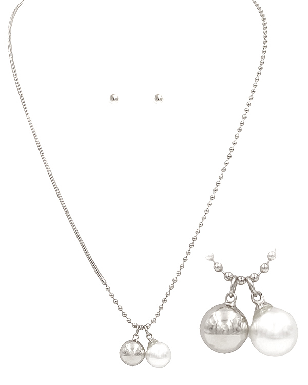 METAL BALL AND PEARL PENDANT NECKLACE SET
