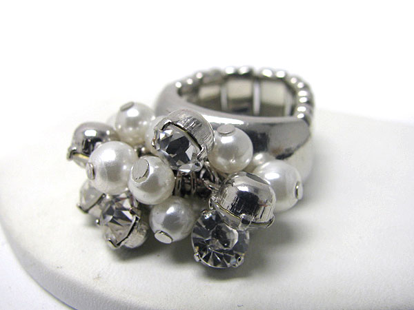 MULTI CRYSTAL AND PEARL DANGLE STRETCH RING