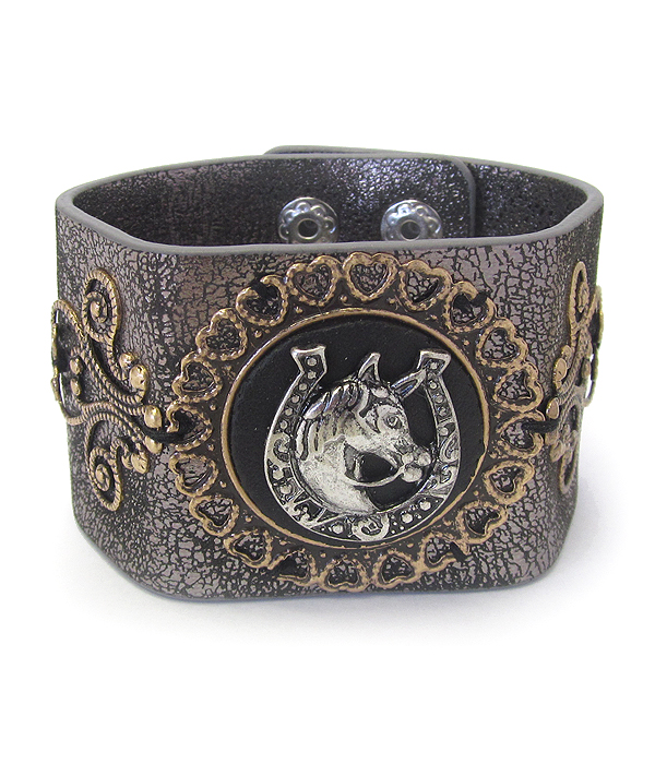CHUNKY METAL DISC AND THICK LEATHERETTE BAND BRACELET - HORSE SHOE