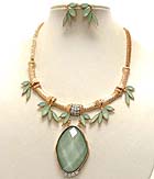 METAL BAMBOO PATTERN AND GLASS STONE LEAF WITH OVAL GLASS PENDANT NECKLACE EARRING SET