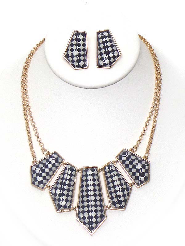 CHECKER PATTERN FACET ACRYL NECKLACE EARRING SET