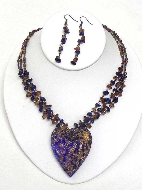GLASS HEART PENDANT AND NATURAL CHIP STONE 3 LAYER NECKLACE EARRING SET