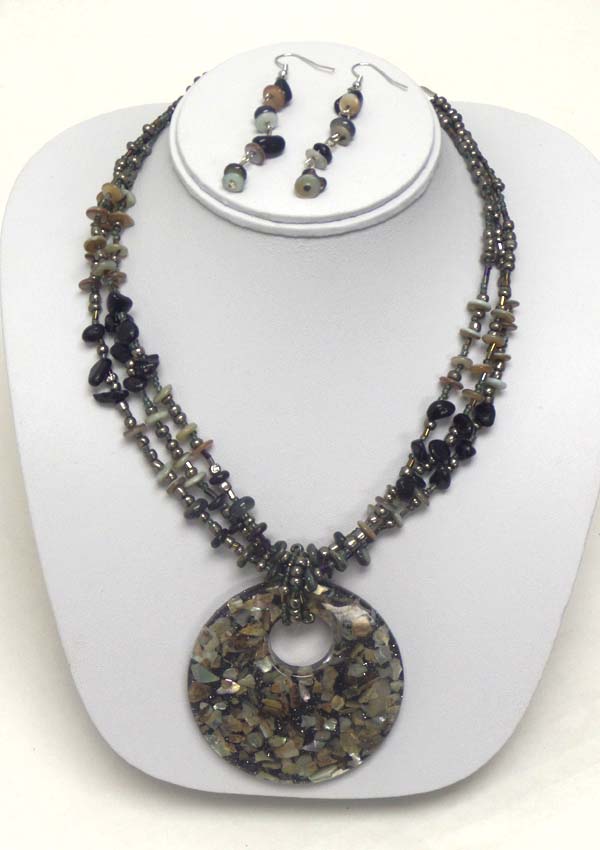 MOP INSPIRED DISK PENDANT AND NATURAL CHIP STONE 3 LAYER NECKLACE EARRING SET