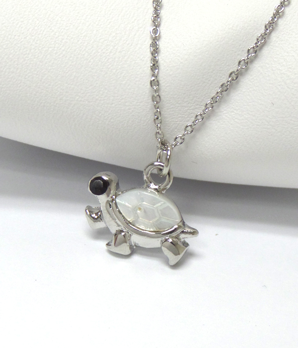 ELECTRO PLATING AND MOTHER OF PEARL TURTLE PENDANT NECKLACE