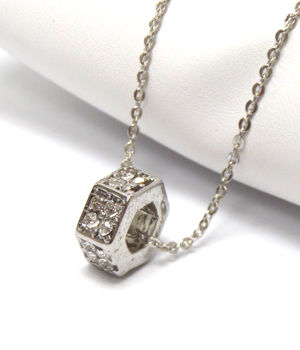 ELECTRO PLATING CRYSTAL NUT PENDANT NECKLACE