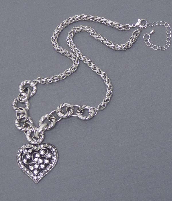 CRYSTAL ON METAL FILIGREE HEART NECKLACE