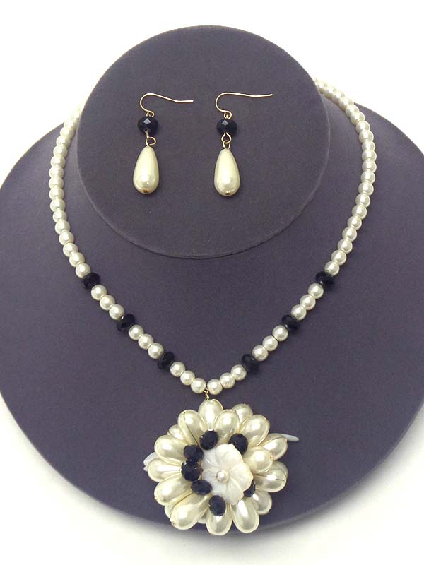 PEARL BEADS AND FACET GLASS BEADS FLOWER PENDANT NECKLACE EARRING SET