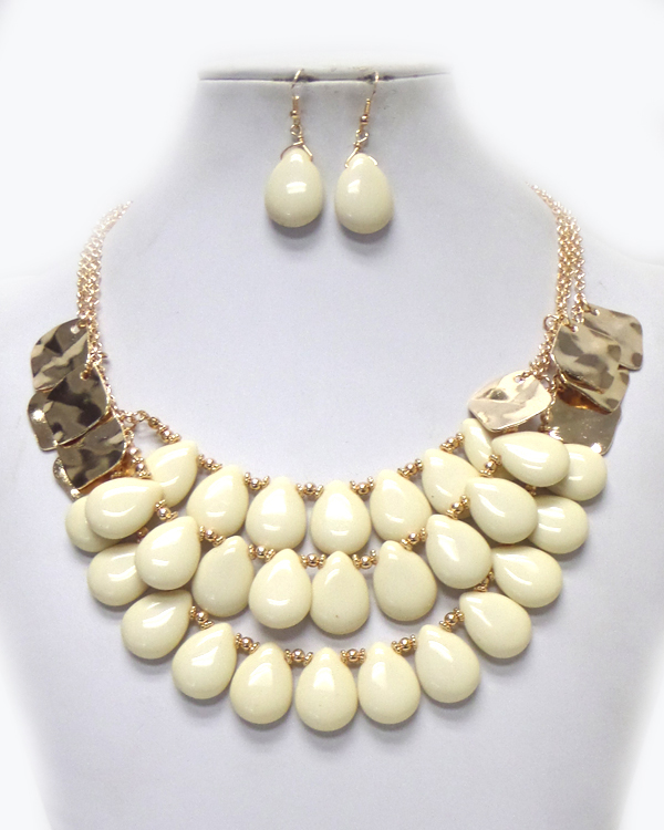 TRIPLE LAYERED TEARDROP AND HAMMERED METAL MIX NECKLACE SET