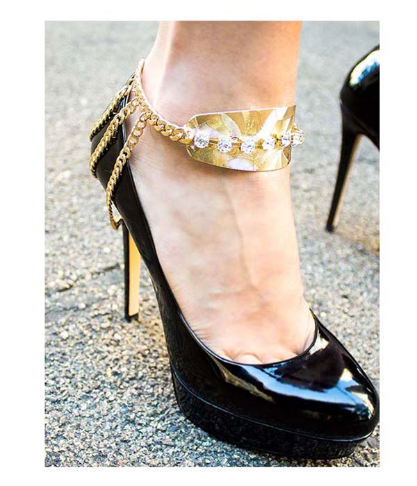CRYSTAL ACCENT METAL PLATE SHOE CHAIN