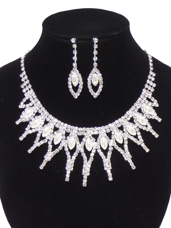 LINKED RHINESTONES WITH PEARLS DROP NECKLACE SET