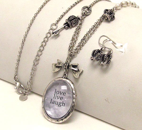 METAL TEXTURED CROWN KEY AND CROWN DANGLE DROP OVAL CLEAR ACRYL LOVE LIVE LAUGH THEME NECKLACE EARRING SET