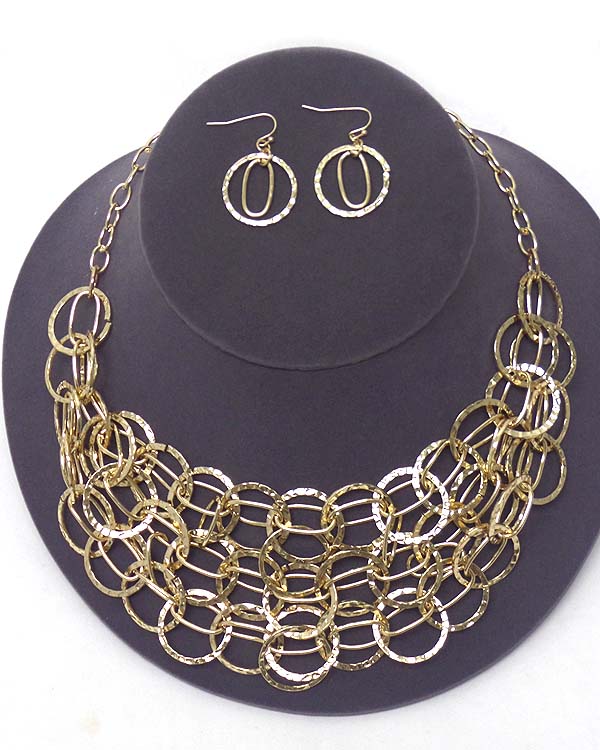 MULTI HAMMERED RING CHAIN MIX STATEMENT NECKLACE EARRING SET
