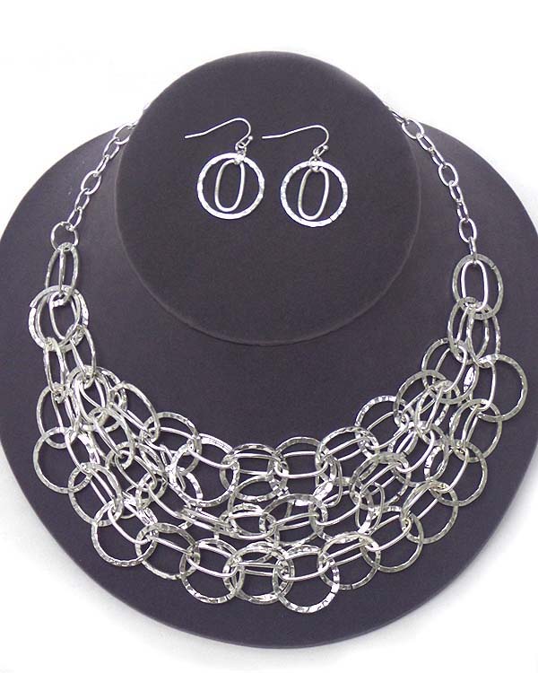 MULTI HAMMERED RING CHAIN MIX STATEMENT NECKLACE EARRING SET