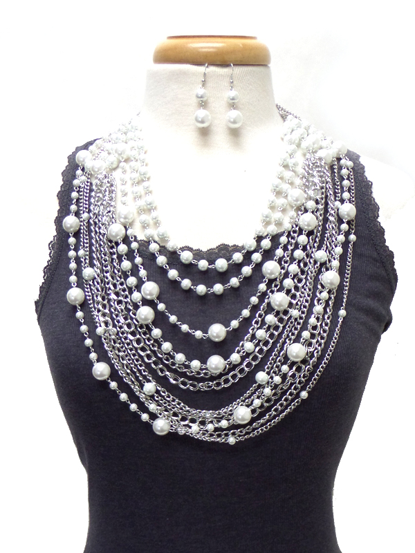 BOLD MULTI CHAIN AND PEARL LAYERS NECKLACE SET