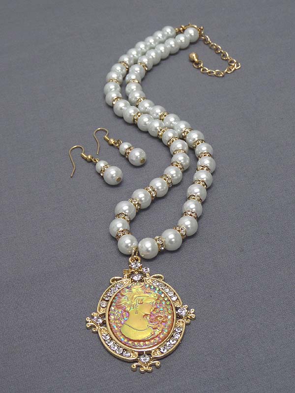CAMEO AND CRYSTAL AND METAL FILIGREE PENDANT AND PEARL CHAIN NECKLACE EARRING SET