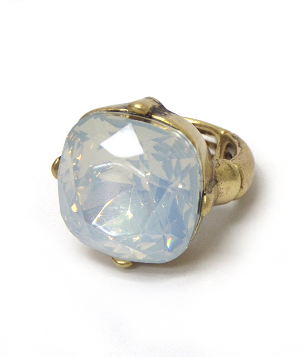 CATHERINE POPESCO INSPIRED LARGE OPAL CRYSTALS STRETCH RING