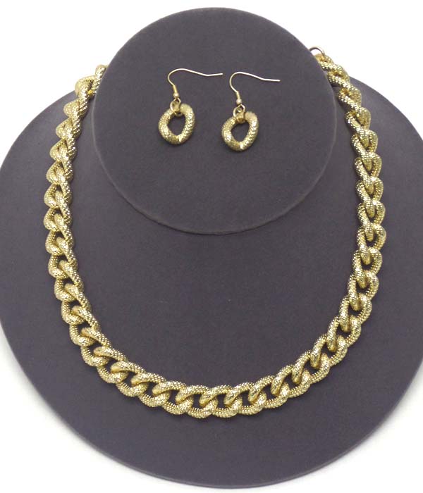 TEXTURED METAL CHAIN NECKLACE EARRING SET