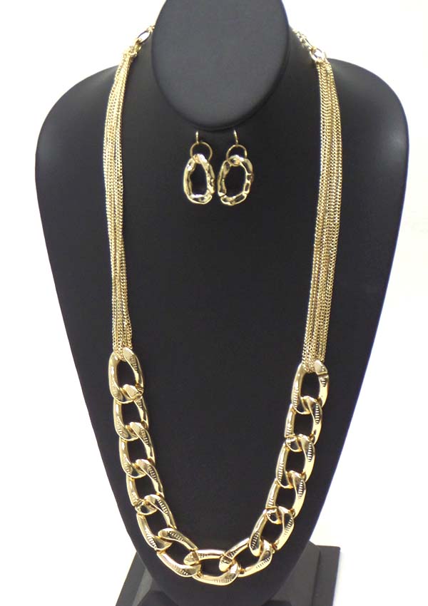 THICK METAL CHAIN AND MULTI FINE CHAIN MIX NECKLACE EARRING SET