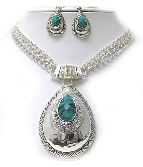GLASS STONE AND TEXTURED METAL TEAR DROP PENDANT MULTI CHAIN NECKLACE EARRING SET
