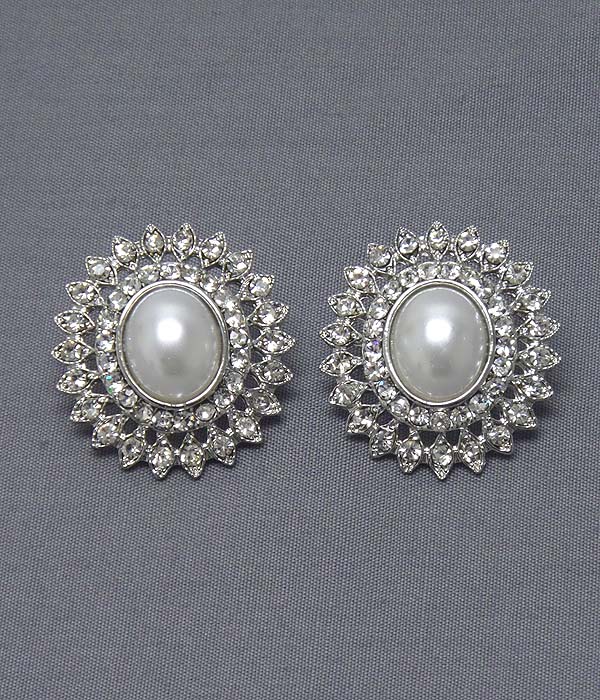 PEARL CENTER AND CRYSTAL FLOWER EARRING
