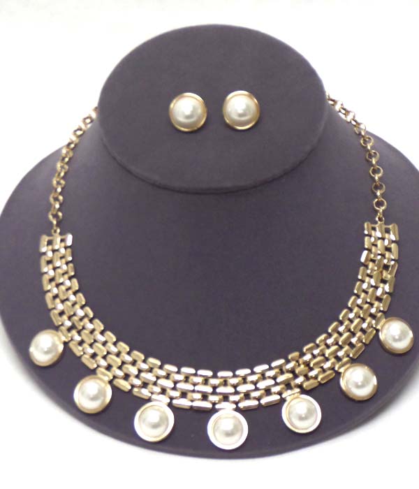WATCH BAND CHAIN AND MULTI PEARL DROP NECKLACE EARRING SET