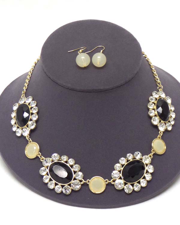 CRYSTAL AND FACET ACRYLIC STONE FLOWER LINK NECKLACE EARRING SET